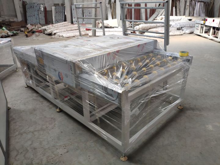 2023年，玻璃清洗幹燥機和（hé）丁基膠塗布（bù）機等臥式中空玻璃設備如何選擇靠譜的廠（chǎng）家