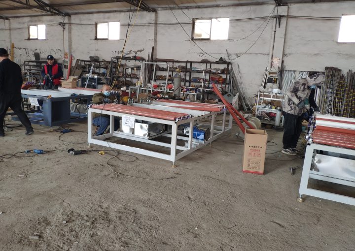 建小型中空玻璃廠還是建議選用臥式中空玻璃設備（bèi）