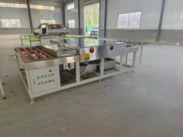 山（shān）東臥式玻璃清洗（xǐ）機廠家